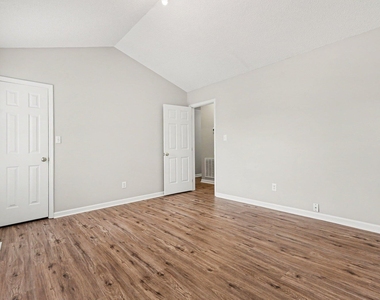 200 Waterford Drive - Photo Thumbnail 18