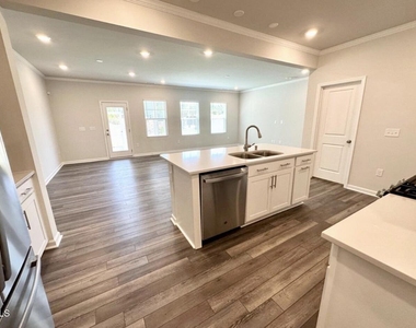 108 Jade Creek Drive - Photo Thumbnail 5