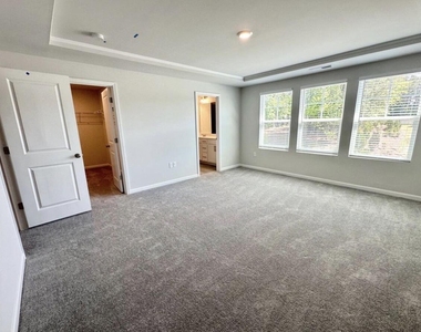 108 Jade Creek Drive - Photo Thumbnail 19