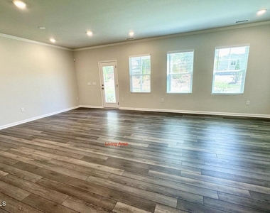 108 Jade Creek Drive - Photo Thumbnail 7