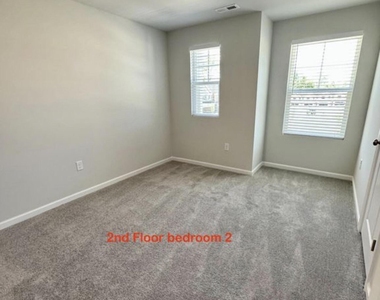 108 Jade Creek Drive - Photo Thumbnail 25