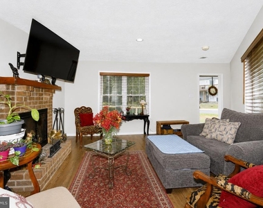 5135 Shawe Place - Photo Thumbnail 3