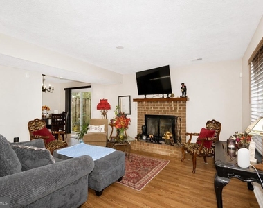 5135 Shawe Place - Photo Thumbnail 2