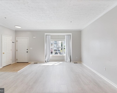 8212 Silverton Court - Photo Thumbnail 8