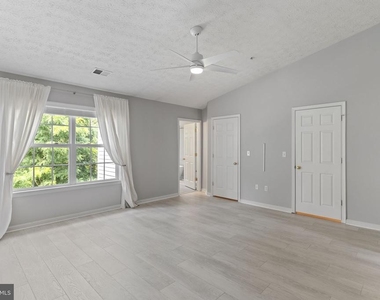 8212 Silverton Court - Photo Thumbnail 30