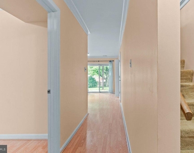 8 Wessex Court - Photo Thumbnail 28