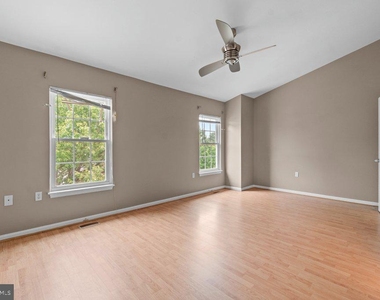 8 Wessex Court - Photo Thumbnail 21