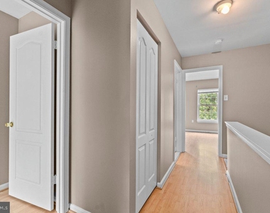 8 Wessex Court - Photo Thumbnail 27