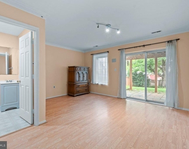 8 Wessex Court - Photo Thumbnail 32