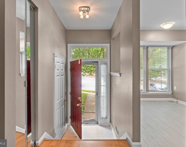 8 Wessex Court - Photo Thumbnail 3