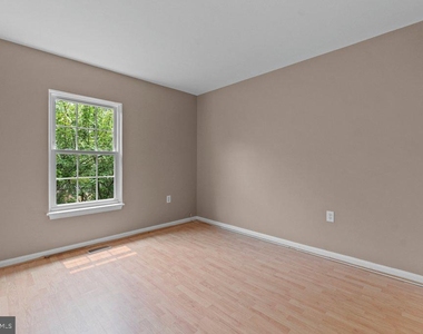 8 Wessex Court - Photo Thumbnail 25