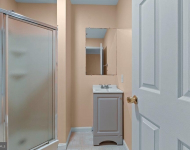 8 Wessex Court - Photo Thumbnail 34