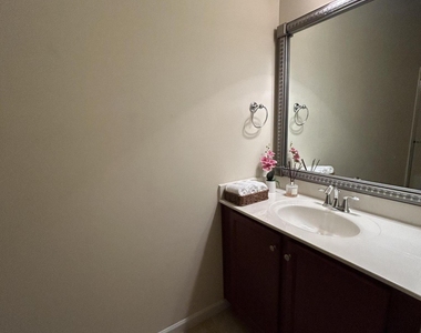 713 Bay Bouquet Lane - Photo Thumbnail 16