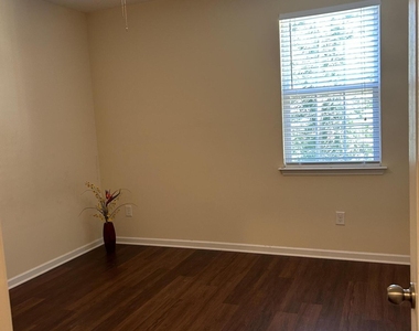 713 Bay Bouquet Lane - Photo Thumbnail 10
