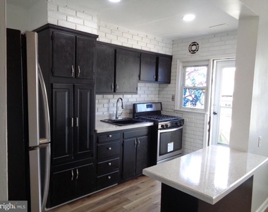 2245 Graythorn Road - Photo Thumbnail 12