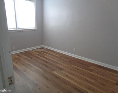 2245 Graythorn Road - Photo Thumbnail 21