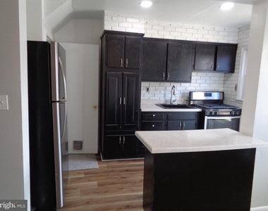 2245 Graythorn Road - Photo Thumbnail 11