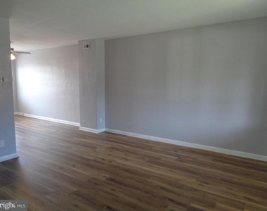 2245 Graythorn Road - Photo Thumbnail 3
