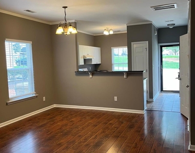 321 Woodson Drive - Photo Thumbnail 13