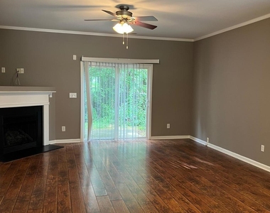 321 Woodson Drive - Photo Thumbnail 4