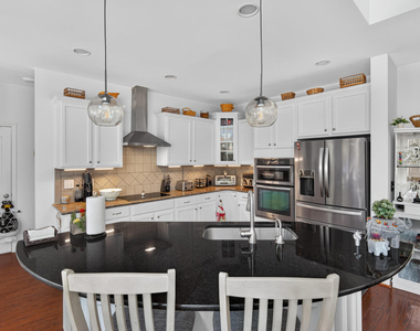 109 Hico Way - Photo Thumbnail 20