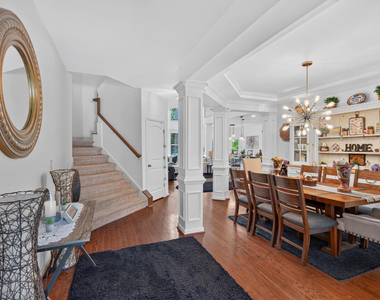109 Hico Way - Photo Thumbnail 5