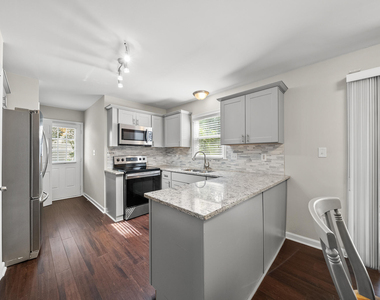 8324 Bellingham Circle - Photo Thumbnail 8