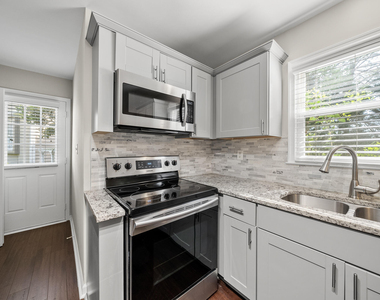 8324 Bellingham Circle - Photo Thumbnail 5