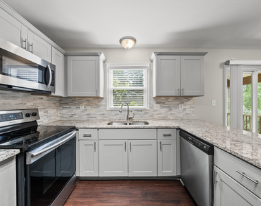 8324 Bellingham Circle - Photo Thumbnail 7