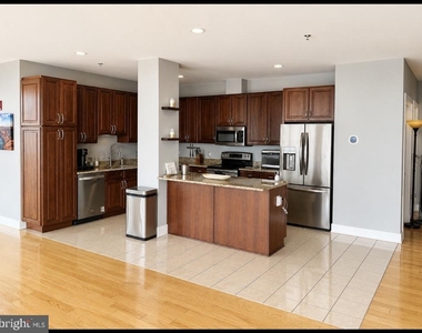 2772 Lighthouse Point E - Photo Thumbnail 3