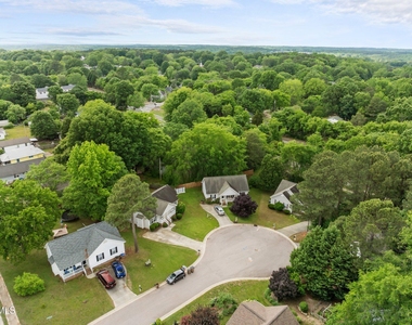 404 Foxbridge Court - Photo Thumbnail 32