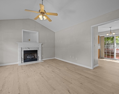 404 Foxbridge Court - Photo Thumbnail 7
