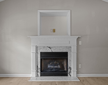 404 Foxbridge Court - Photo Thumbnail 10