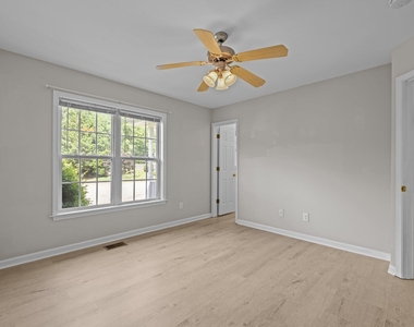 404 Foxbridge Court - Photo Thumbnail 21