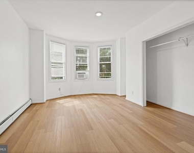 1653 N Smallwood Street - Photo Thumbnail 3