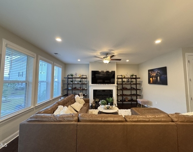 929 Haybeck Lane - Photo Thumbnail 10