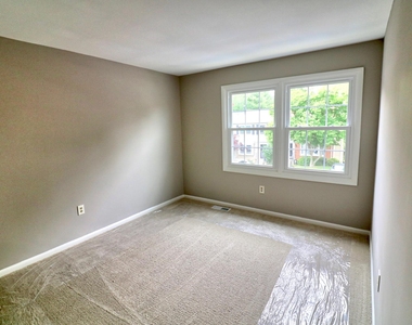 449 Colonial Ridge Lane - Photo Thumbnail 15