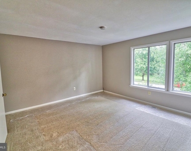 449 Colonial Ridge Lane - Photo Thumbnail 13