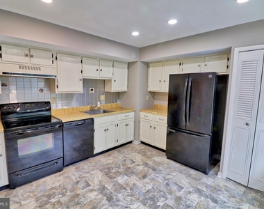 449 Colonial Ridge Lane - Photo Thumbnail 7