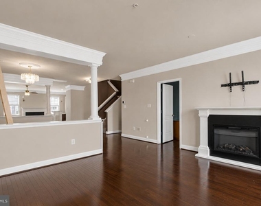 703 Skippers Lane - Photo Thumbnail 14