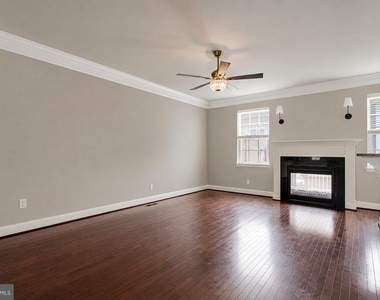 703 Skippers Lane - Photo Thumbnail 8