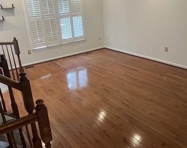 8616 Fire Rock Road - Photo Thumbnail 7