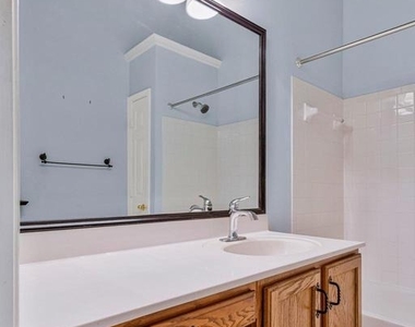 616 Bellerive Court - Photo Thumbnail 13