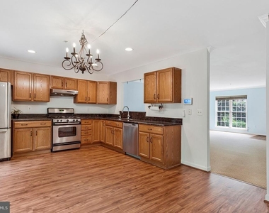 616 Bellerive Court - Photo Thumbnail 4