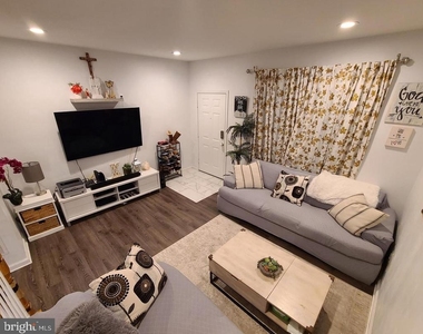 133 Myrtle Avenue - Photo Thumbnail 3