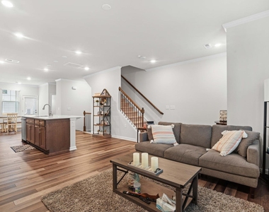 728 Cormiche Lane - Photo Thumbnail 16