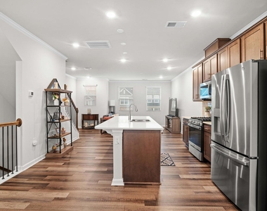 728 Cormiche Lane - Photo Thumbnail 10