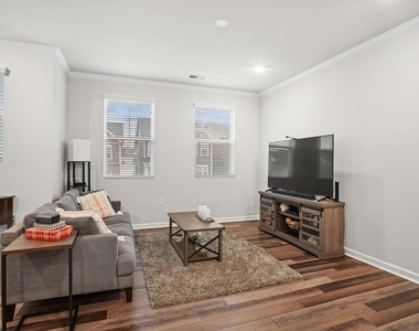 728 Cormiche Lane - Photo Thumbnail 15