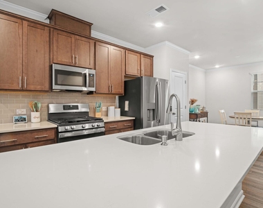 728 Cormiche Lane - Photo Thumbnail 8