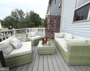104 Vanguard Lane - Photo Thumbnail 10